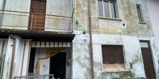 CASA SEMI INDIPENDENTE DA RISTRUTTURARE